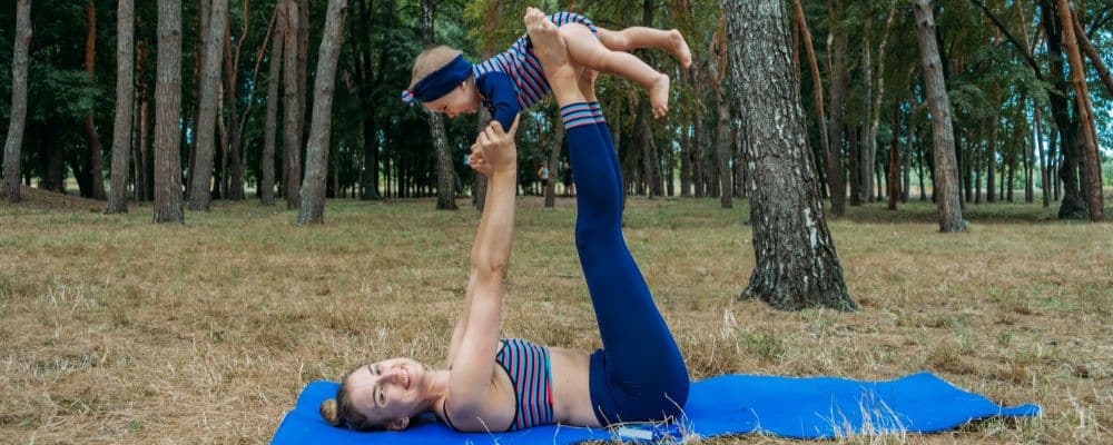 faire du yoga avec bébé
